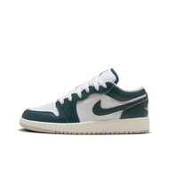 รองเท้าบาสเกตบอล ลำลอง Air Jordan 1 Low SE (GS) ของเด็กผู้ชาย ปี 2024 FQ8041-300