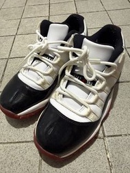 Nike Air Jordan 11 黑白紅 