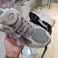 2002r Grey Marblehead