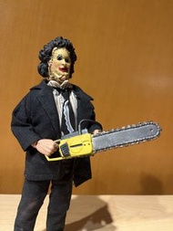Neca 德州電鋸殺人狂 Leatherface 連電鋸 (西裝版）