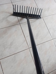 Garden Rake Kalaykay 12 tooth 4 feet Black