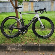 Sepeda Roadbike Pinarello Dogma F Disc Brake Size 53