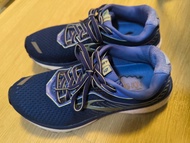 Brooks 波鞋