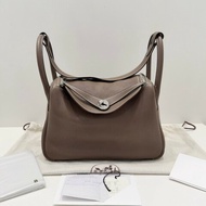 Hermes愛馬仕 Lindy30大象灰銀扣 A刻TC皮 肩背包 🈶購鉦