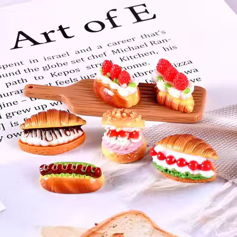 5pcs Dollhouse Hot Dog Croissant Mini Hamburger Food Model Scale Kitchen Decor DIY Miniature Resin F