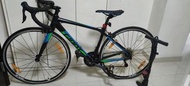 Giant Contend SL Road Bike with BTWIN floor pump 500