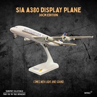 Singapore Airlines A380 – 30cm Display Edition (Lights + Stand)