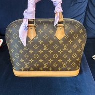 Louis Vuitton老花貝殼手拿包（無背帶）《贈一條Celine方巾》