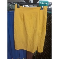 Yellow office skirt 74 cm MS49