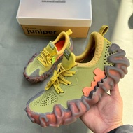 Carlo Chi Salehe Bembury X Crocs Juniper รองเท้าลายนิ้วมือสไตล์ลำลองรองเท้าลุยน้ำกลางแจ้ง