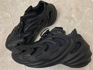 Adidas adifom q 全黑 carbon。US 9.5。