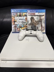 白色 PS4 主機連手掣及遊戲