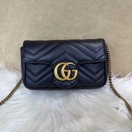 Gucci Super Mini Marmont 黑牛皮霧金斜背包