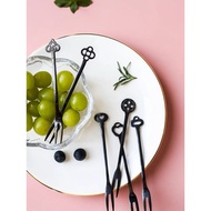 Small plates, colorful fruit plates, compact sized fruit plates made of luxurious, modern, bright ye