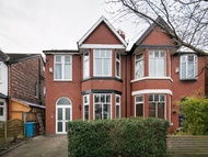 Rumah 150 m² dengan 3 kamar tidur dan 2 kamar mandi pribadi di Old Trafford (Park Drive)