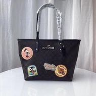 Chris精品代購 COACH 寇馳 29358 彩虹徽章托特包 手提包 肩背包 原裝正品 美國代購