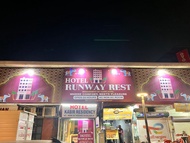 hotel runway rest 