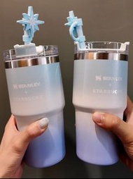 🇰🇷STARBUCKS x STANLEY 💙🤍🩵 漸變藍白色 韓國 星巴克 🇰🇷 591ml Tumbler  不鏽鋼杯