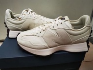 New balance 327 奶茶色 IU