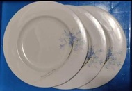Royal Fine China Dinner Plate ( 共三隻碟 )二手，有使用痕跡可放焗爐及微波爐$100 ( 共三隻 )