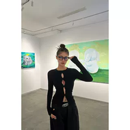 เสื้อยืดคอกลมแขนยาวทรงเข้ารูปสไตล์อเมริกันสำหรับผู้หญิง ฤดูใบไม้ผลิและฤดูร้อน เสื้อชั้นในลายดอกไม้สุ