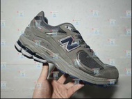 New Balance NB2002r 新百倫2002r 跑步鞋 中灰色麂皮面2