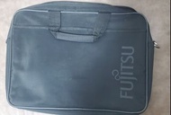 Fujitsu's 手提電腦袋