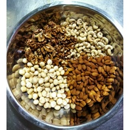 Mix 4 types of nutritious nuts macadamia nuts, walnuts, almonds, and cashews, delicious standard 0.5