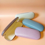 BROWN EYES SPECS | CLOUD case | Hard case for specs