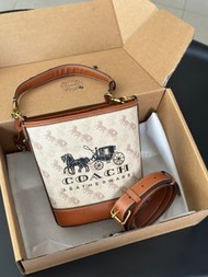 COACH Dakota 16小號水桶包 白色馬車