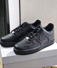 Nike Air Force 1 全黑