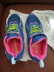 Heelys暴走鞋 滑輪鞋 Wheeled Shoes