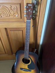 Yamaha f310 guitar with bag