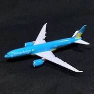 Boeing 787 Dreamliner Vietnam handmade airplane miniature
