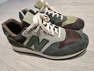 New Balance x Beams two tones  brown green