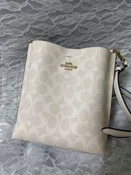 Coach Bucket Bag Mollie 22 White 水桶包 單肩包 白色老花