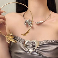 1 Pcs retro asymmetrical metal maple leaf fashionable high-end temperament necklace