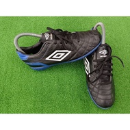 kasut futsal umbro saiz 5uk