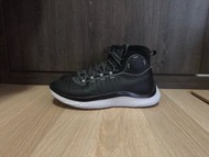 UA curry 4 flotro us11