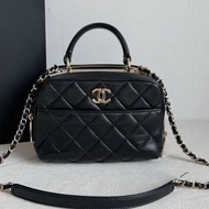 香奈兒/Chanel 黑金菱格紋小號拉鏈相機包