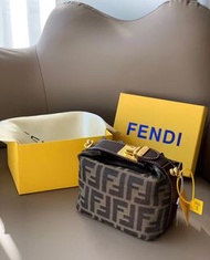 👜全新正貨 FENDI 中古飯盒包｜"✨ 意大利鞣製牛皮｜五金鍍金工藝｜