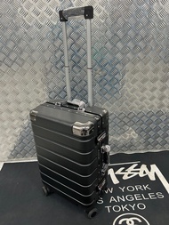 20 吋鋁合金框登機行李箱 20 inch aluminium frame luggage for handcarry  55 x 35 x 22cm