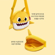 Pinkfong กระเป๋าสะพายหลัง กระเป๋าสะพายข้าง ลาย เบบี้ชาร์ค Baby Shark ลิขสิทธิ์ของแท้จากเกาหลี