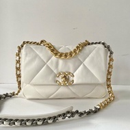 CHANEL 19系列 白色 山羊皮 金釦 雙色鍊 26cm 芯片款 手提 斜挎 中號 口蓋包 AS1160