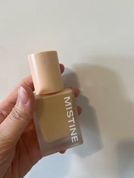 Mistine 粉底液