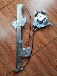 Compa lên xuống kính xe tải Mitsubishi Canter 1T9