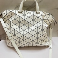 三宅一生 ISSEY MIYAKE BAOBAO 白色酒桶包