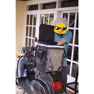 Top opening of 50 liter delivery bag