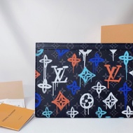 LV POCHETTE VOYAGE塗鴉手拿包