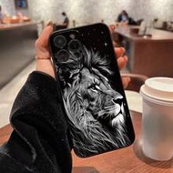 เคสโทรศัพท์มือถือลายสิงโตเพ้นท์ขอบเจาะรูแม่นยำกันกระแทกแฟชั่นสัตว์ดุร้ายสีขาวดำเข้ากันได้กับ Apple ส